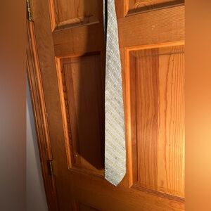 Croft & Barrow Tie green blue all silk handmade in China